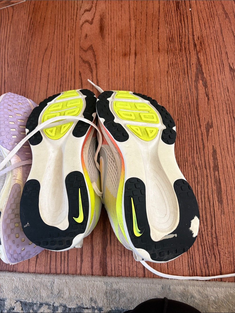 Nike zoomx Women shoes. Size 8.5 - Picture 3 of 6